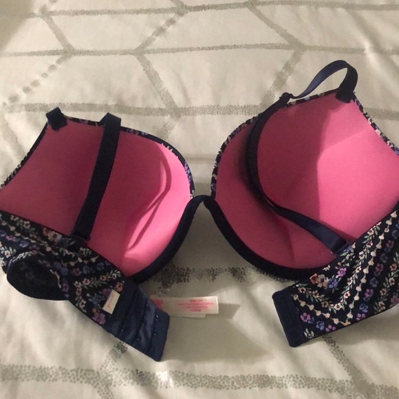 Victory Secret Push Up Bra - Picture 3 of 5
